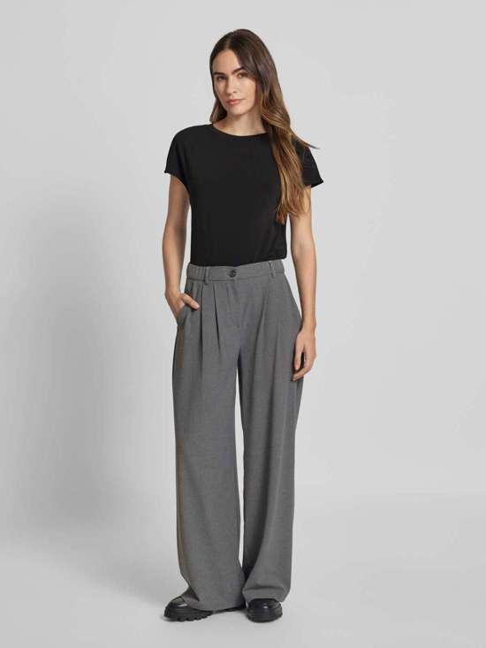 Футболка с круглым вырезом в рубчик