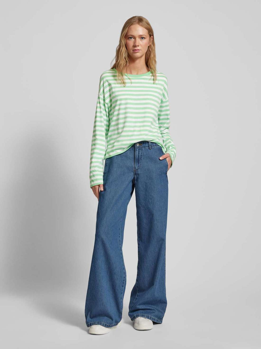 Лонгслив со спущенной линией плеча