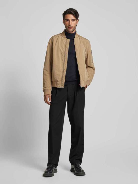 Брюки свободного кроя со складками и петлями для ремня FINN