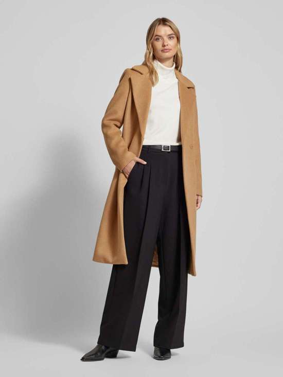 Пальто с поясом