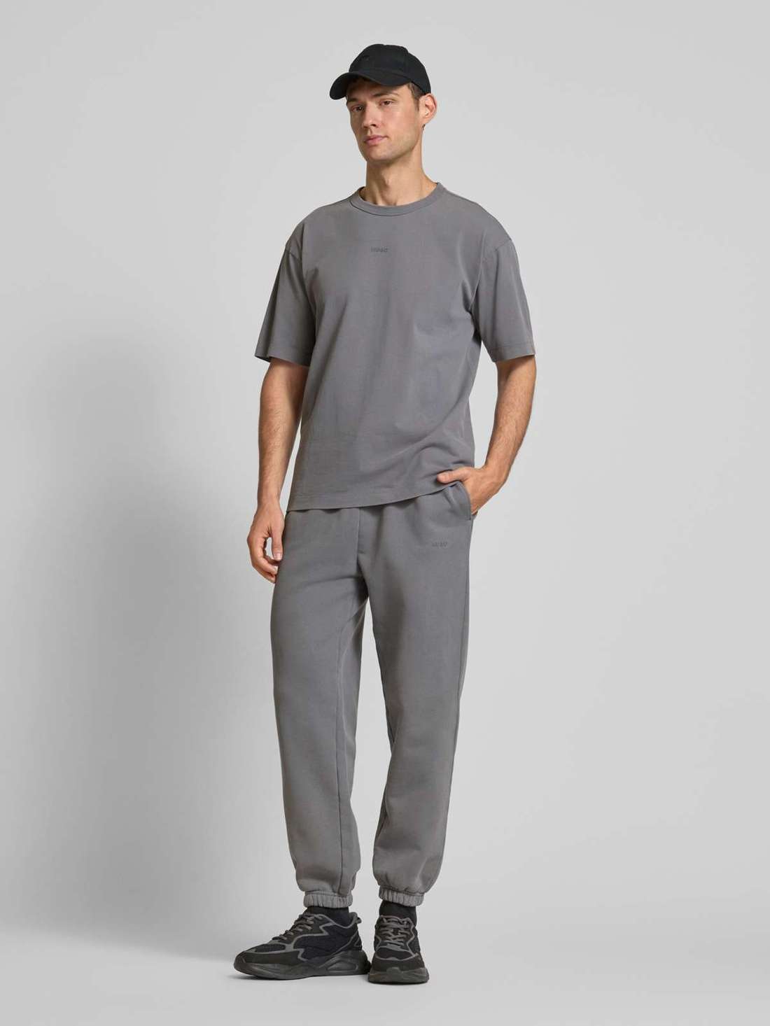 Футболка оверсайз с круглым вырезом Docku