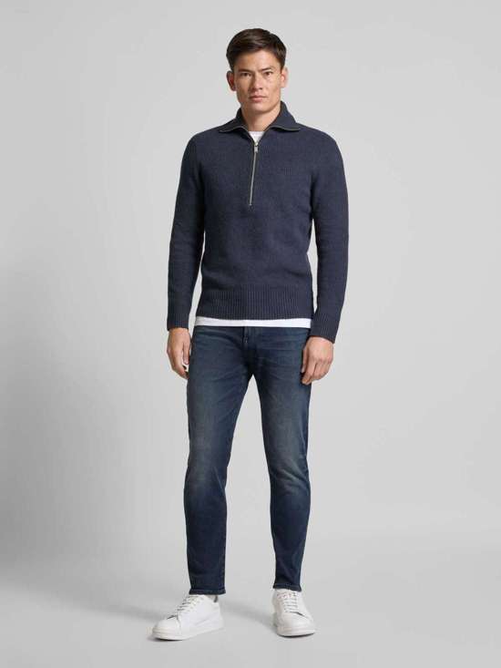 Узкие зауженные джинсы с пятью карманами ONYX