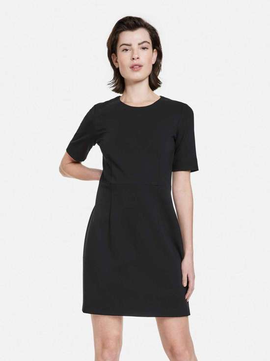 Платье-футляр