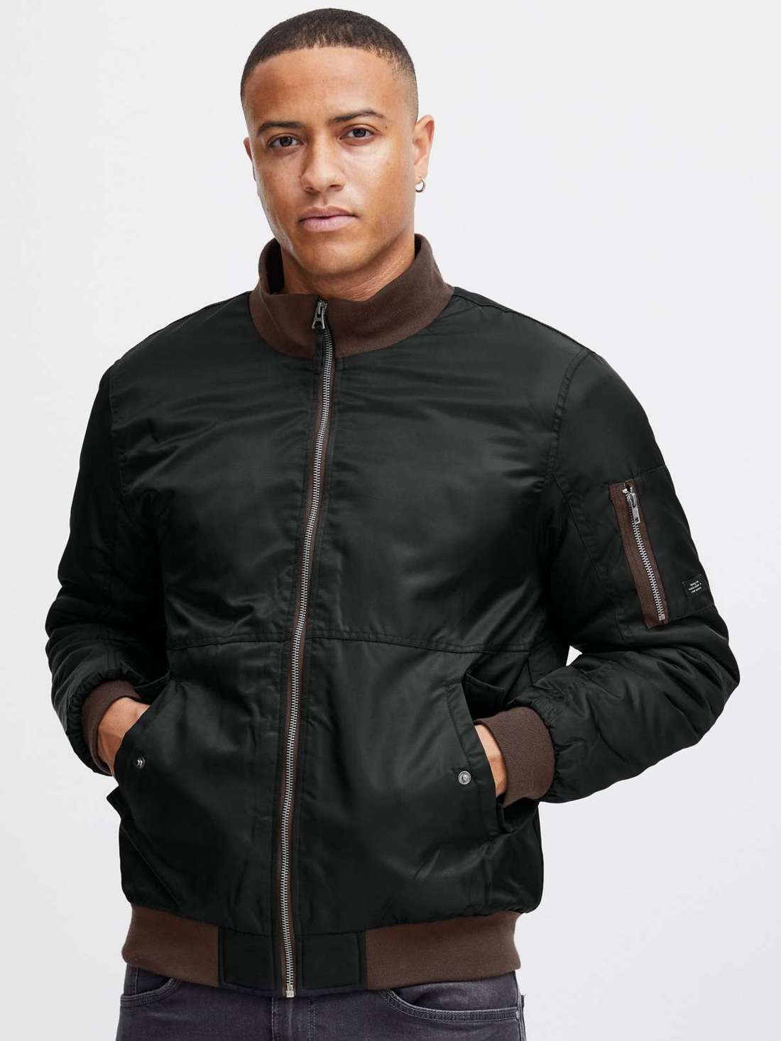 Куртка-бомбер