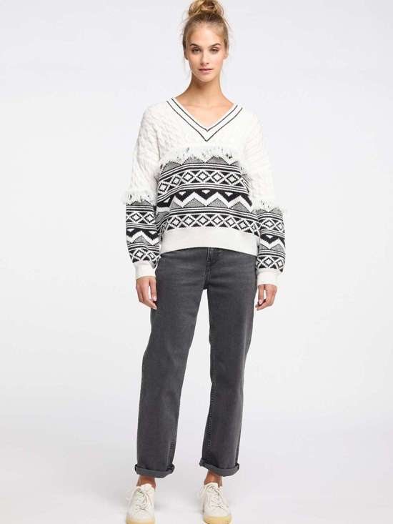 Вязаный пуловер