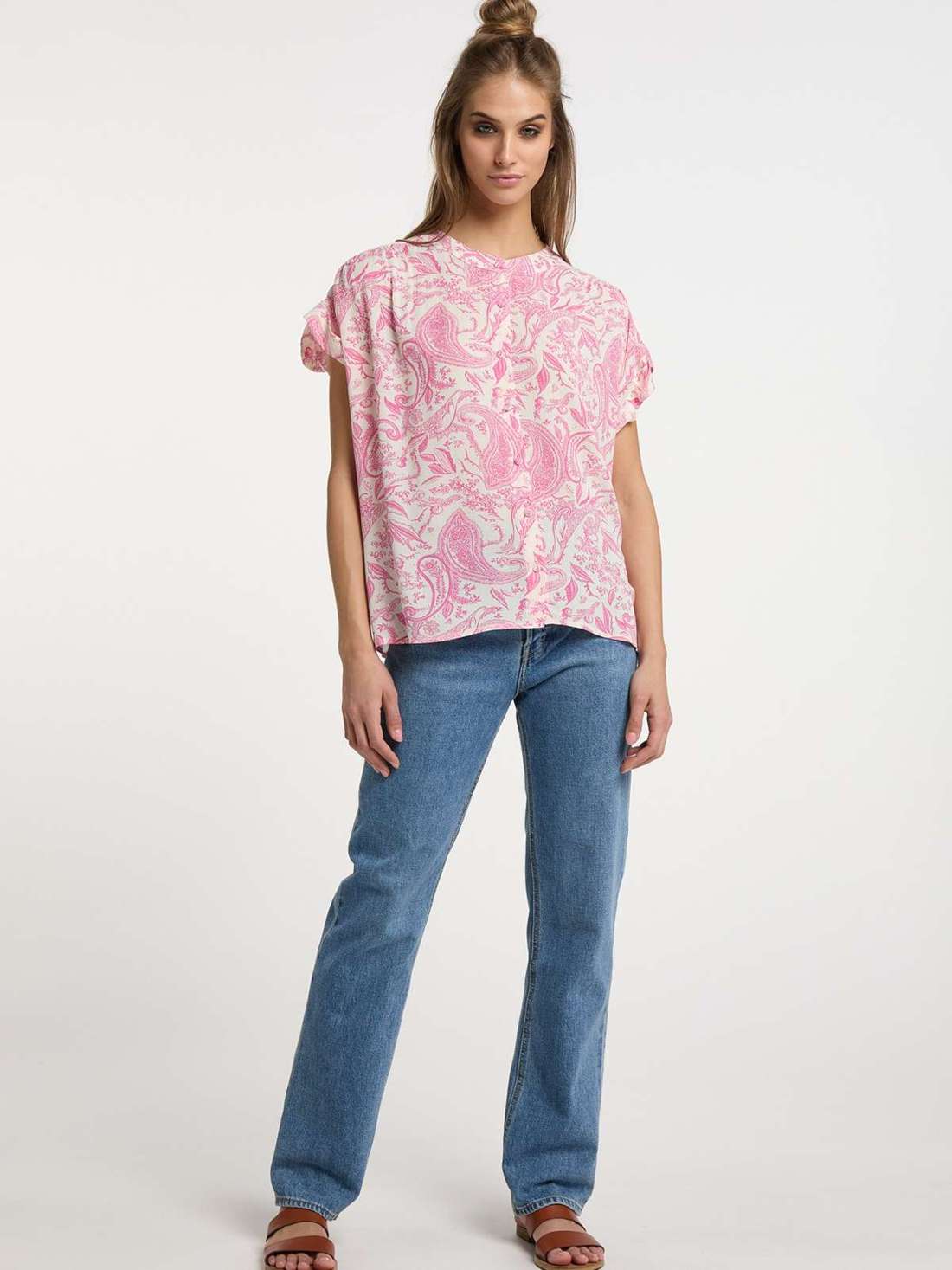 Блузка с короткими рукавами