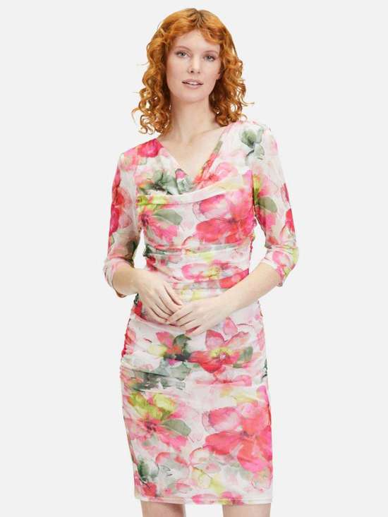 Платье-футляр