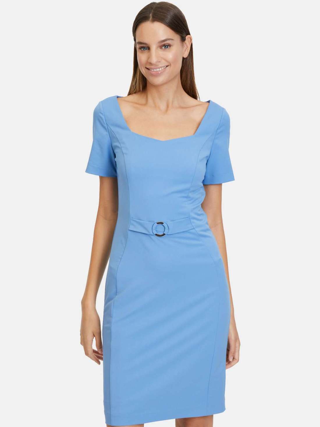 Платье-футляр