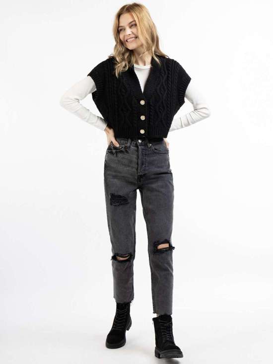 Вязаный жилет