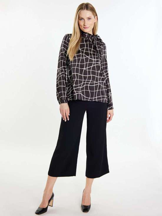 Блузка с длинными рукавами