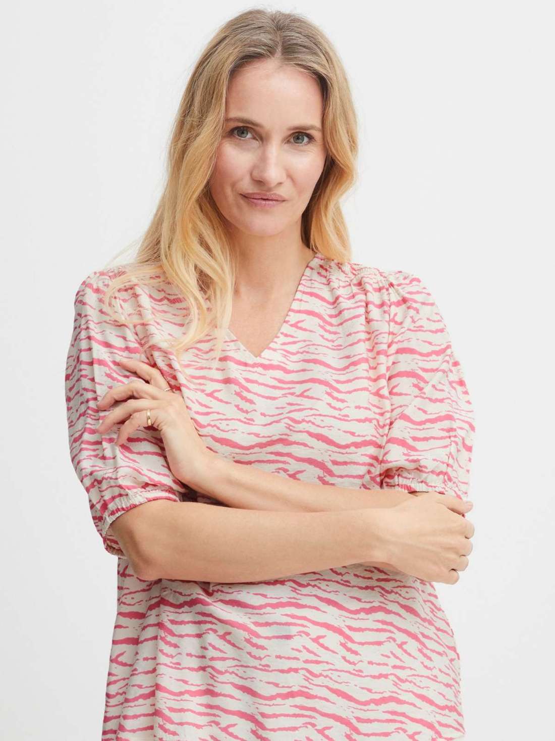 Блузка с короткими рукавами FRNITA