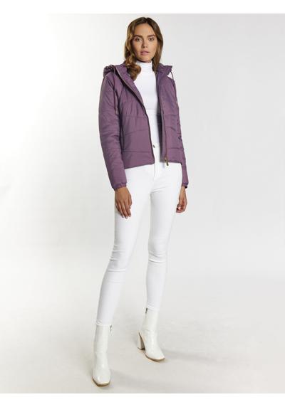 Легкая стеганая куртка