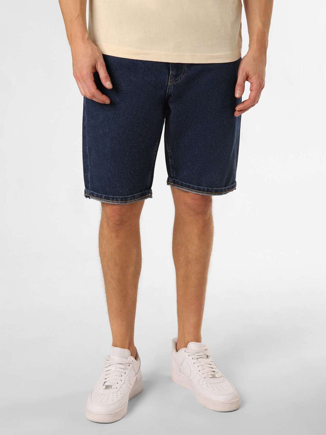 Джинсовые шорты