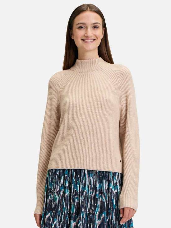 Пуловер крупной вязки