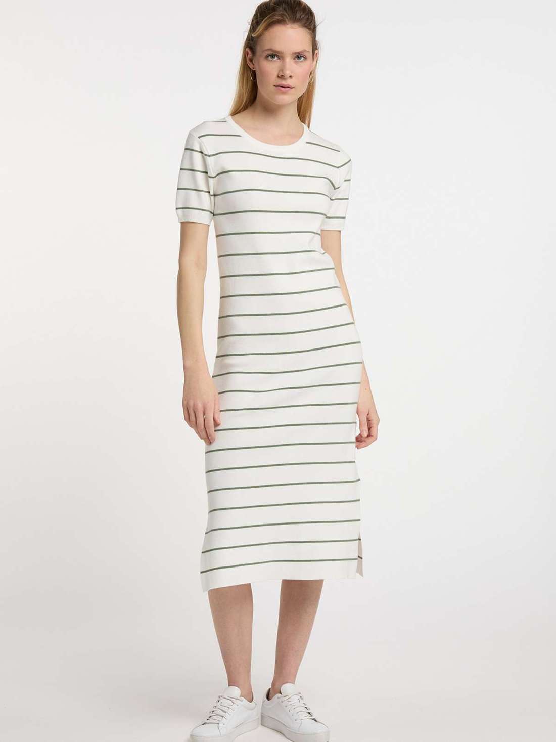 Трикотажное платье