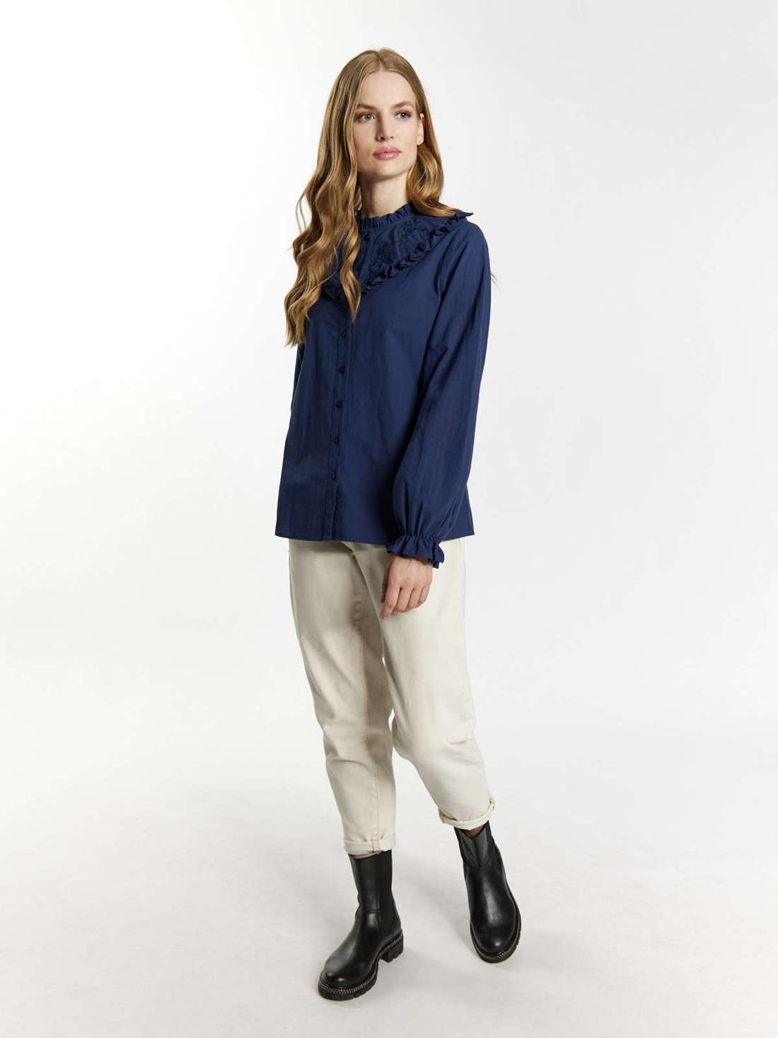 Блузка с длинными рукавами