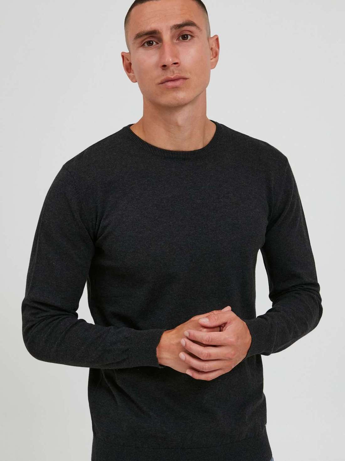 Пуловер с круглым вырезом IDBadan