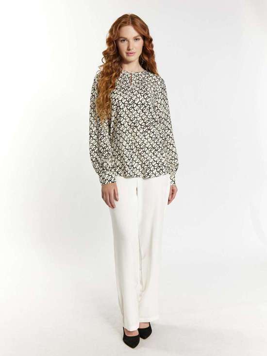 Блузка с длинными рукавами