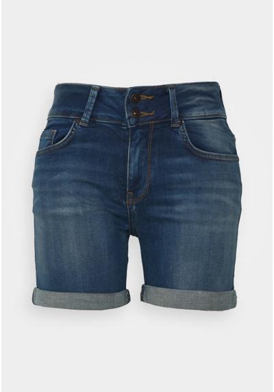 Джинсовые шорты LTB Jeans BECKY X LALITA WASH SHORTS Weiblich Slim Fit