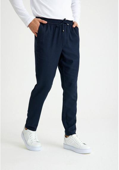 Брюки HOUNDSTOOTH PATTERN REGULAR FIT JOGGER WITH SIDE POCKET.