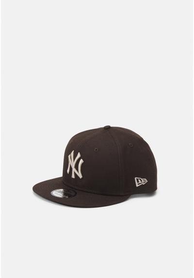 Кепка LEAGUE ESSENTIAL 9FIFTY® UNISEX
