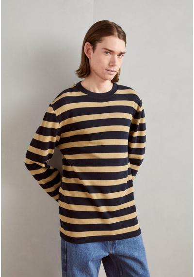 Кофта LONG SLEEVE CREW NECK STRUCTURED YARN DYED STRIPES