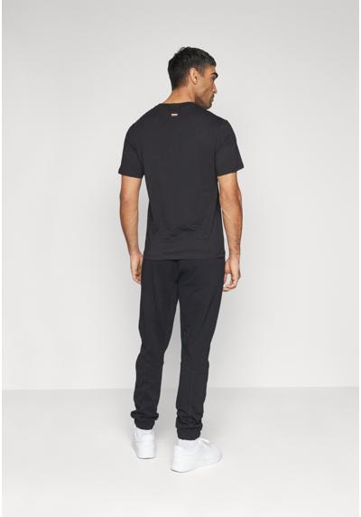 Брюки FORTITUDE TRACKPANT FORTITUDE TRACKPANT