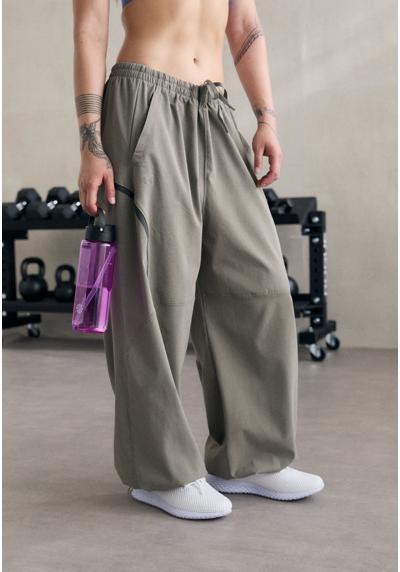 Брюки UNSTOPPABLE AIRVENT PARACHUTE PANT