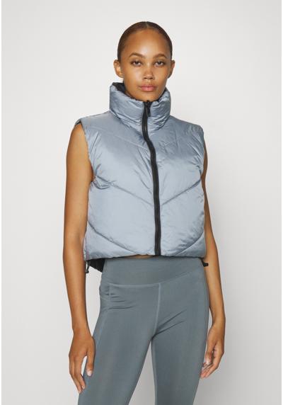 Жилет THE RECYCLED REVERSIBLE CROPPED MOTHER PUFFER VEST