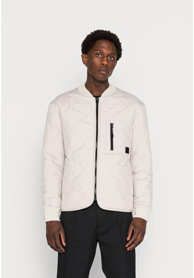 Куртка QUILTED LINER JACKET QUILTED LINER JACKET