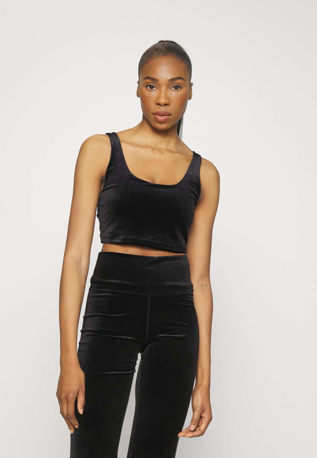 Кардиган VELVET CUT OUT CROP A-C